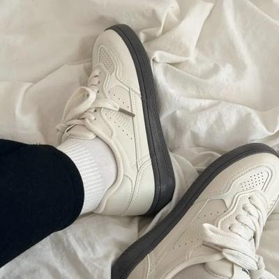 Chaussures pour femmes Marque Lacets Chaussures vulcanisées pour femmes Mode Respirantes Chaussures décontractées pour femmes Nouveaux Baskets polyvalentes à bout rond