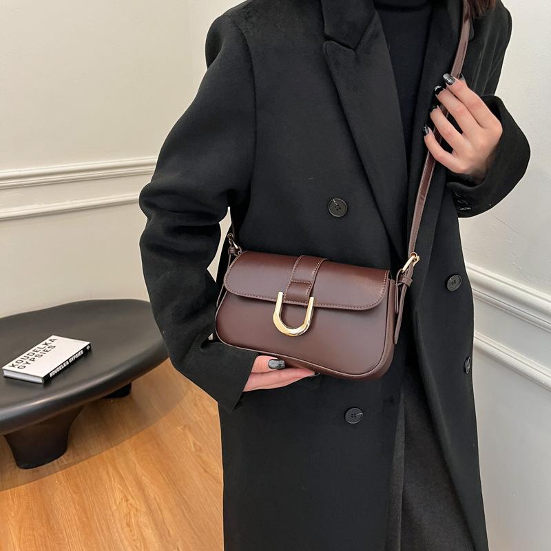 Premium Bag Women's 2025 New Retro Burgundy Horseshoe Buckle Fashion Hand-held Underarm Bag Shoulder Messenger Bag