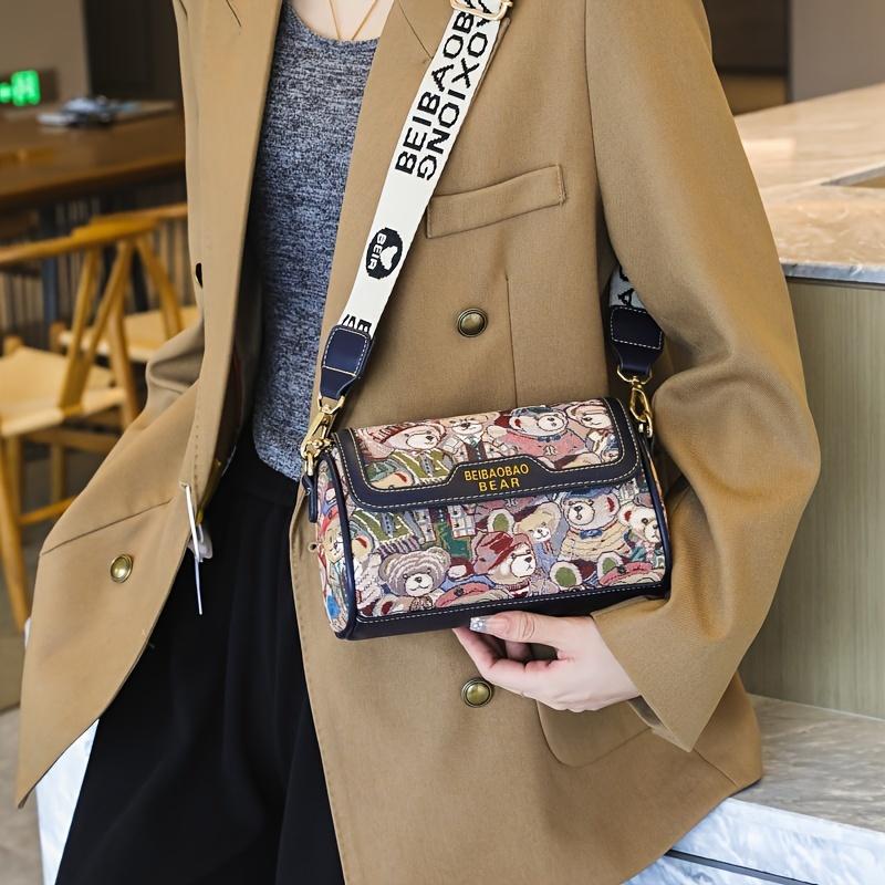 Kleine Jacquard-Umhängetasche mit Bärenmotiv, Zylinderförmige Geldbörse mit Cartoon-Klappe, Umhängetasche für Damen mit breitem Riemen (8,66*5,51*4,33) Zoll