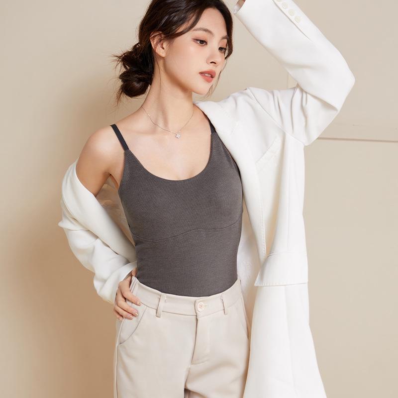 Women’s Warm Velvet Camisole with Chest Pads - Plush, Thickened, One-Piece Base Layer Top for Autumn and Winter