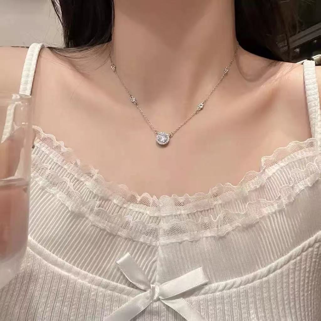 Niche design temperament butterfly fairy silver necklace collarbone chain foreign personality advanced feeling sweet and cool accessories chain
