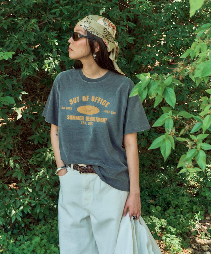 Iuteu Out Of Office T-Shirt / Charcoal