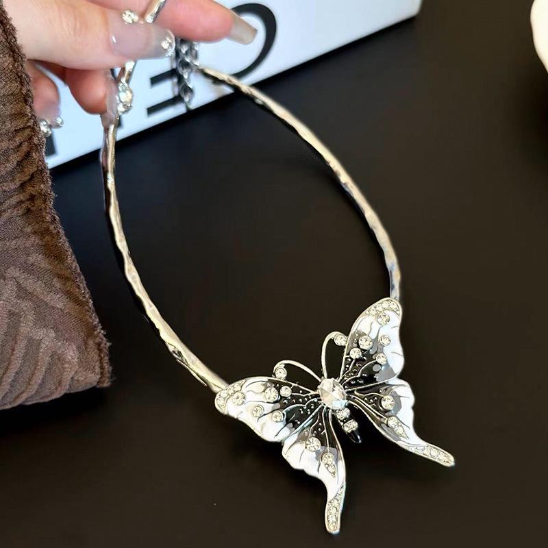 Sweet & Spicy Butterfly Clavicle Necklace - Chic Inlaid Design, Women's Fashion Ins Style