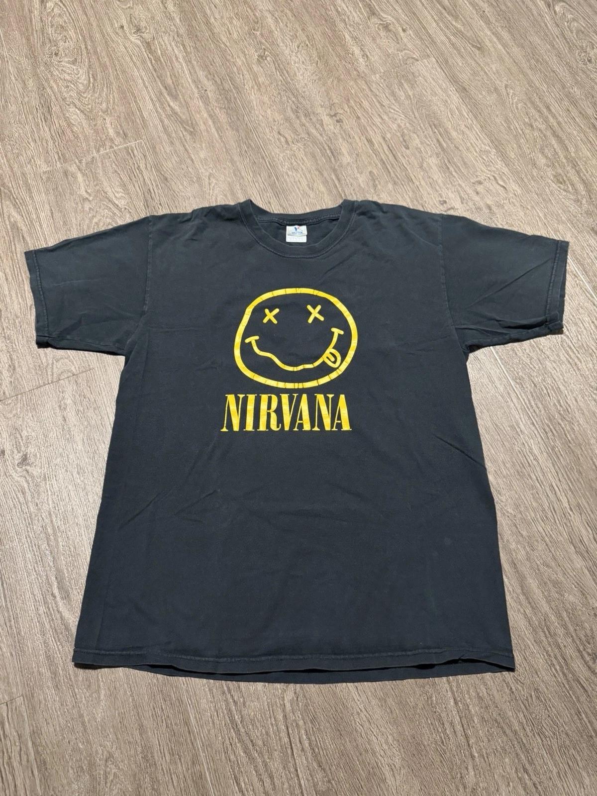Vintage Nirvana Band T-Shirt Medium Smiley Face Grunge Rock Y2K S