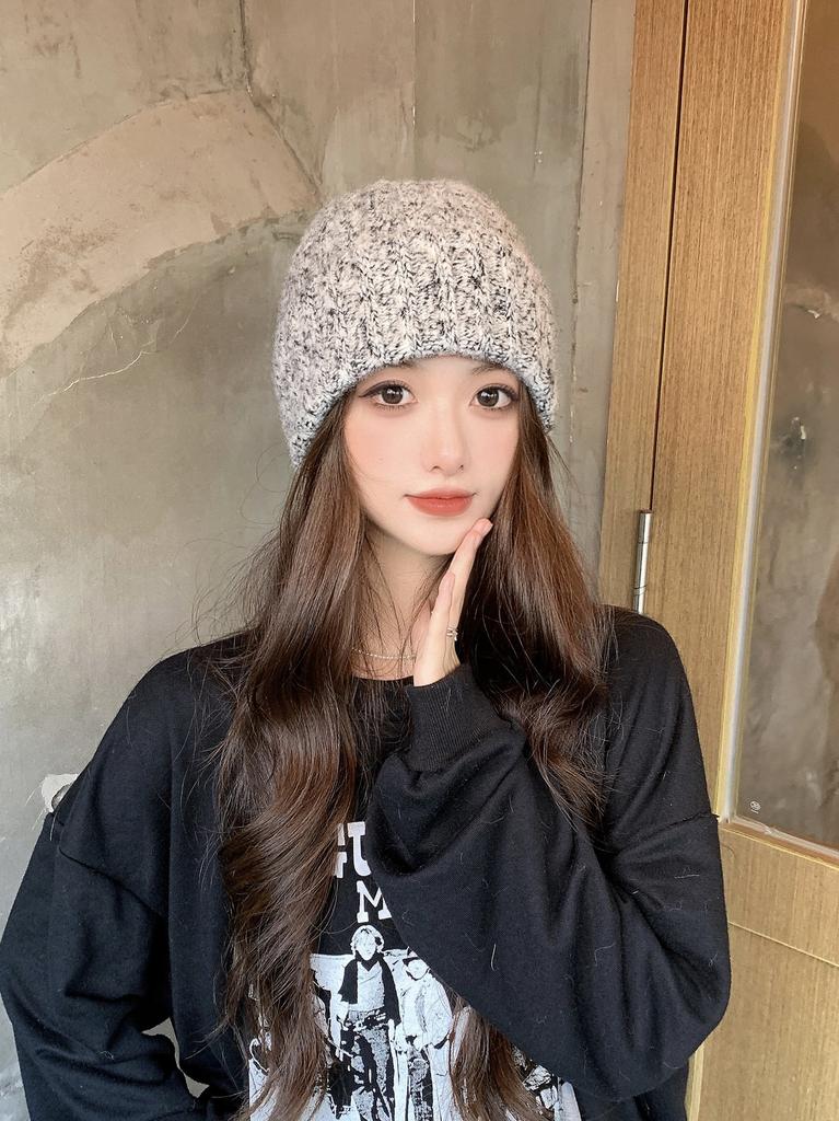 New face small autumn and winter fashion women's hats versatile casual knitted hats sweet and cute warm wool hats cold hats