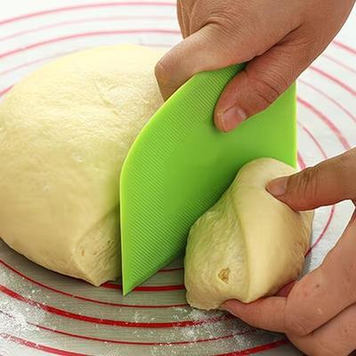 Plastic Cake Cream Spatula Dough Knife Butter Scraper Baking Tool Plain Edge Multipurpose Kitchen Scraper for Cake Icing Dough Cutting