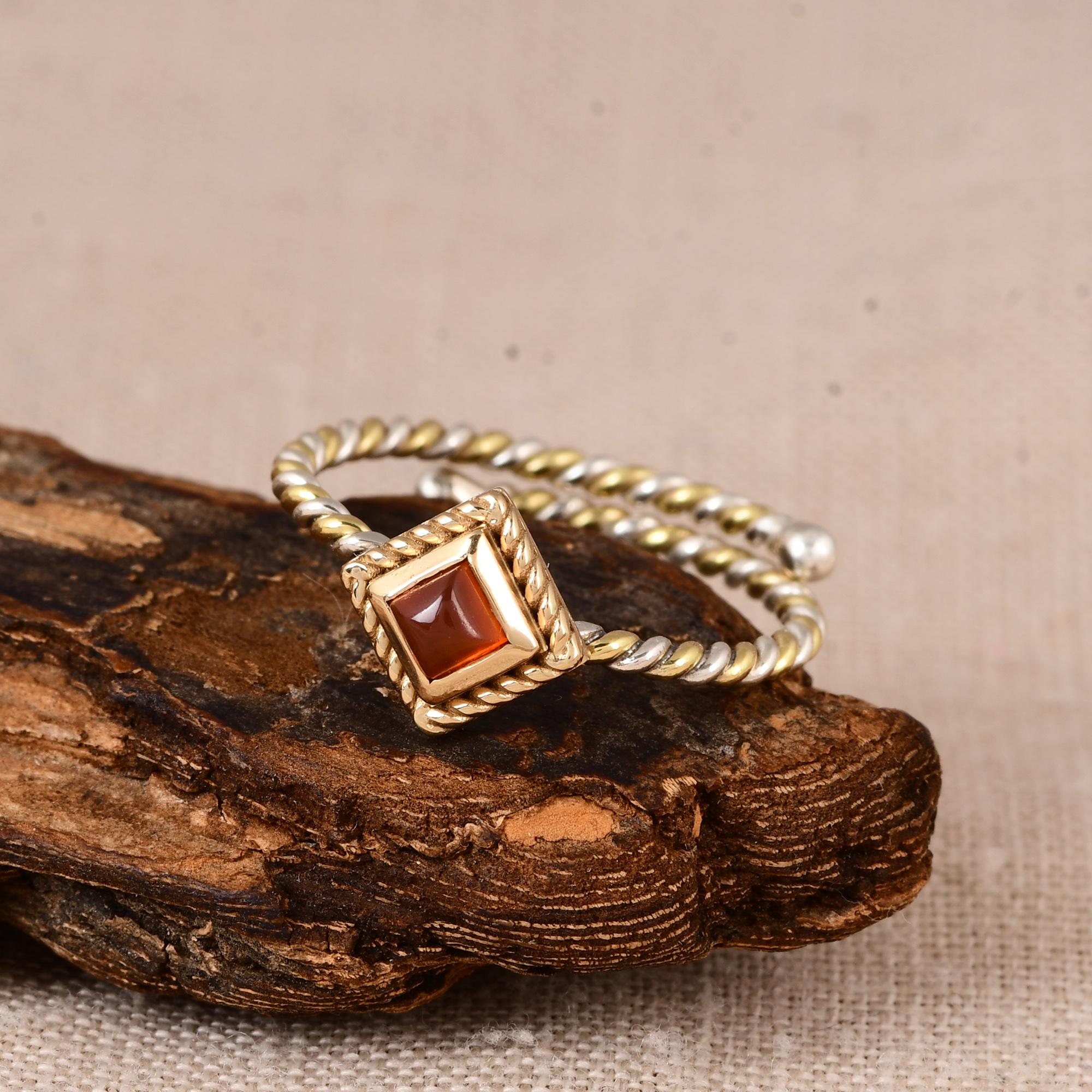 

Two Tone Carnelian Ring, Square Red Gemstone Ring, 925 Sterling Silver Twisted Band Ring, Minimalist Stackable Jewelry for Gift. 10