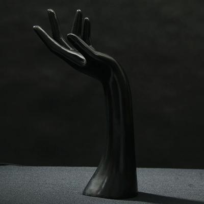 Elegante 29cm Schaufensterpuppenhand PVC Realistischer Schmuck-Displayständer 3 Farbiger Ring-Displayständer