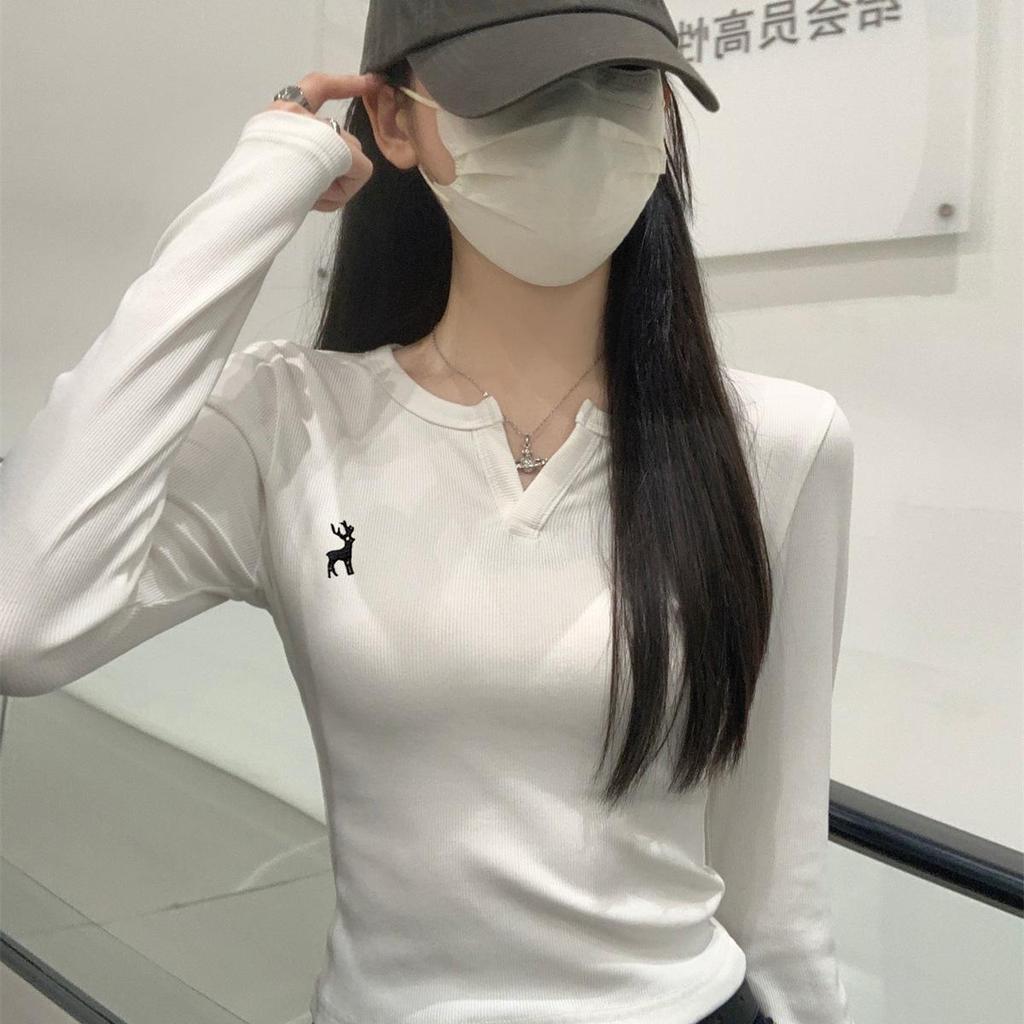 Elegant Korean Half-Open Collar Long-Sleeve Women's T-Shirt with Chic Embroidery Design for Autumn 2025
