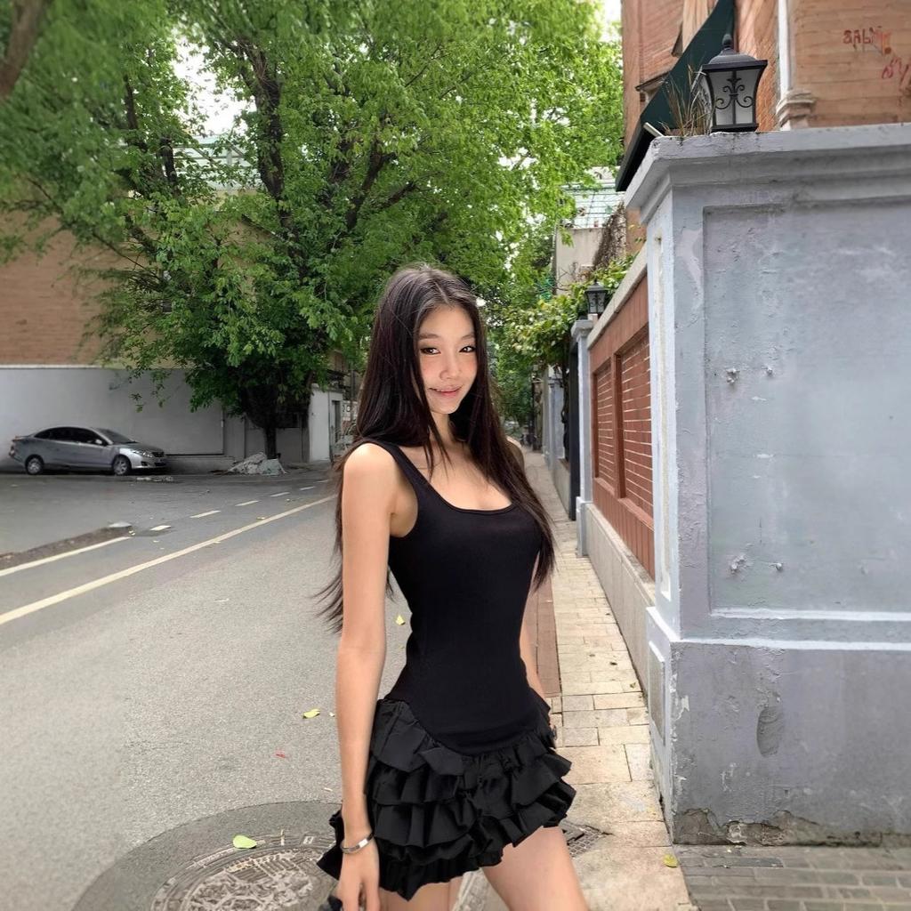 Black temperament U-neck suspender vest dress women's summer spice girl slim waist a word fluffy cake short skirt