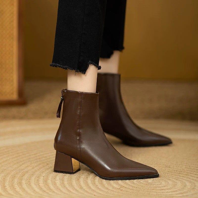 2025 Autumn/Winter French Retro Pointed Chunky Heel Chelsea Ankle Boots