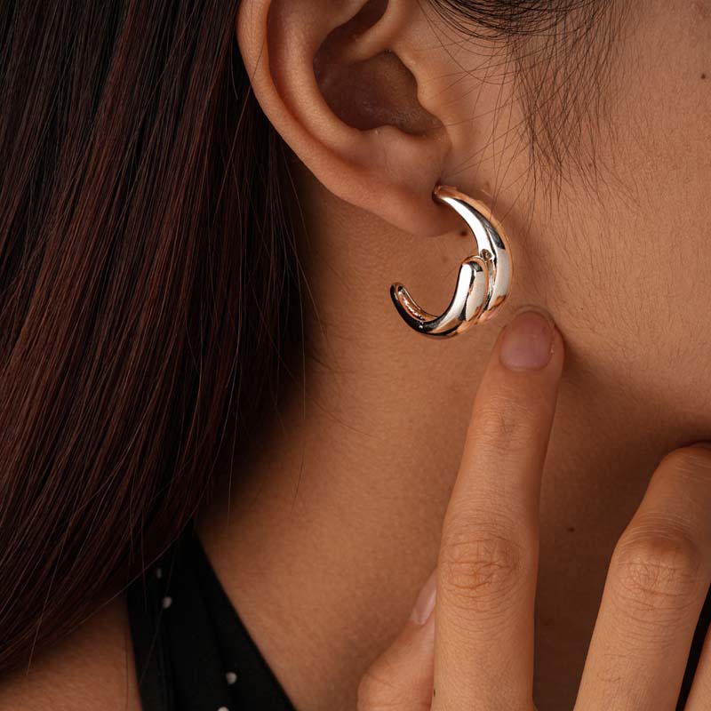Vintage Gold Color Teardrop Curved Shape Stud Earrings For Women Elegant Irregular Geometric Earrings Jewelry Accessorises
