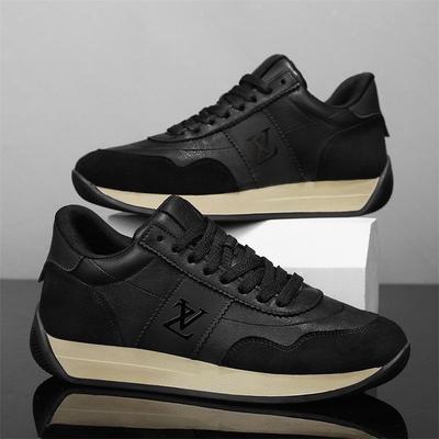 Scarpe da uomo 2025 primavera ed estate nuove traspiranti superficie in pelle scarpe casual alla moda versatili suola spessa rialzanti scarpe Forrest Gump tendenza uomo