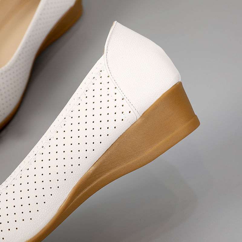 Mom Shoes Women's Slope Heel Soft Leather Beef Tendon Sole 2025 New Bow Round Head Breathable Doudou Shoes Casual Single Shoes Women