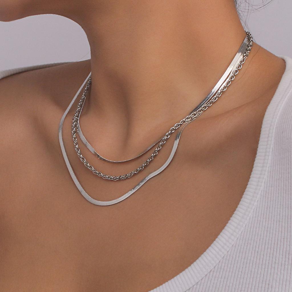 Women European Simple Multi-Layer Snake Bone Choker Retro Punk Metal Style Jewelry Minimalist Geometric Temperament Necklace