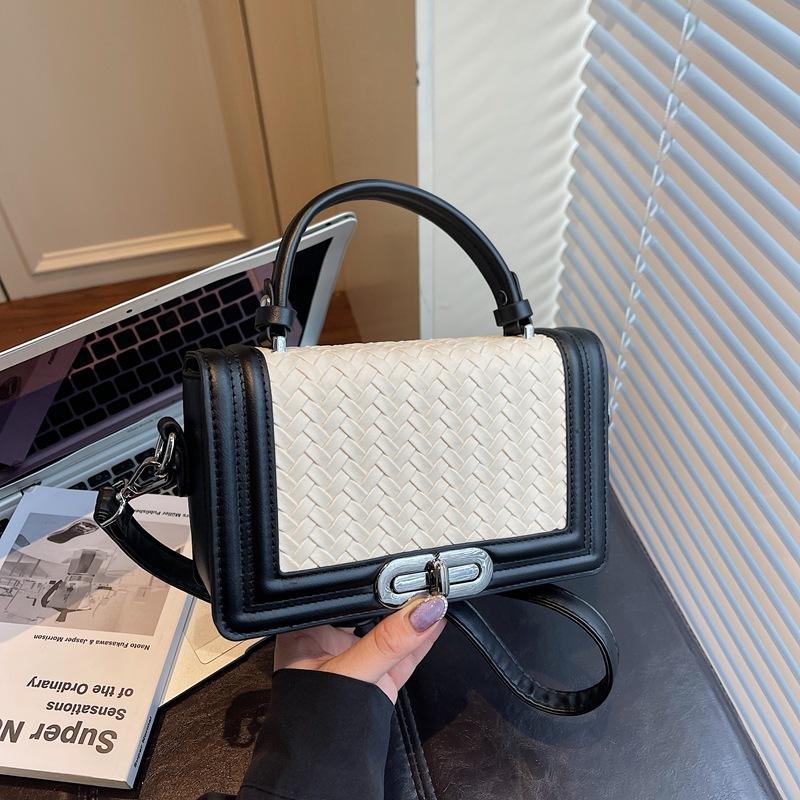 Spring High-end Texture Small Bag Trendy Women's Bag Popular Shoulder Messenger Bag Fashionable Portable Small Square Bag