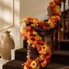 Couronne Artificielle de Feuillage d'Automne, Feuille d'Érable d'Automne, Liane avec Pommes de Pin Citrouilles, Faux Feuillages Réutilisables Décor Suspendu pour Thanksgiving Récolte