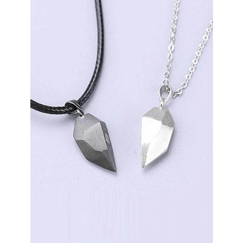 Couple Pendant, Wishing Stone Magnet Necklace Set, Black and White Peach Heart Three-stone Necklace.
