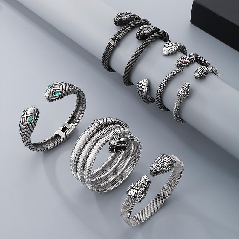 Snake Series Bracelet Punk Retro Cool Trend Diamond studded Red Green Eyed Snake Stainless Steel Open Bracelet A чёрный