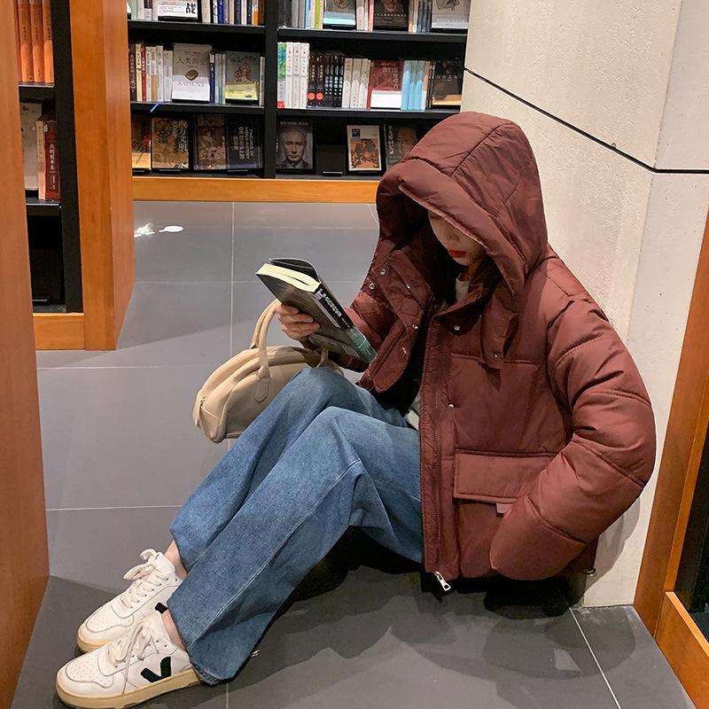 Veste d'hiver chaude épaisse coupe-vent à capuche courte pour femme avec manches raglan