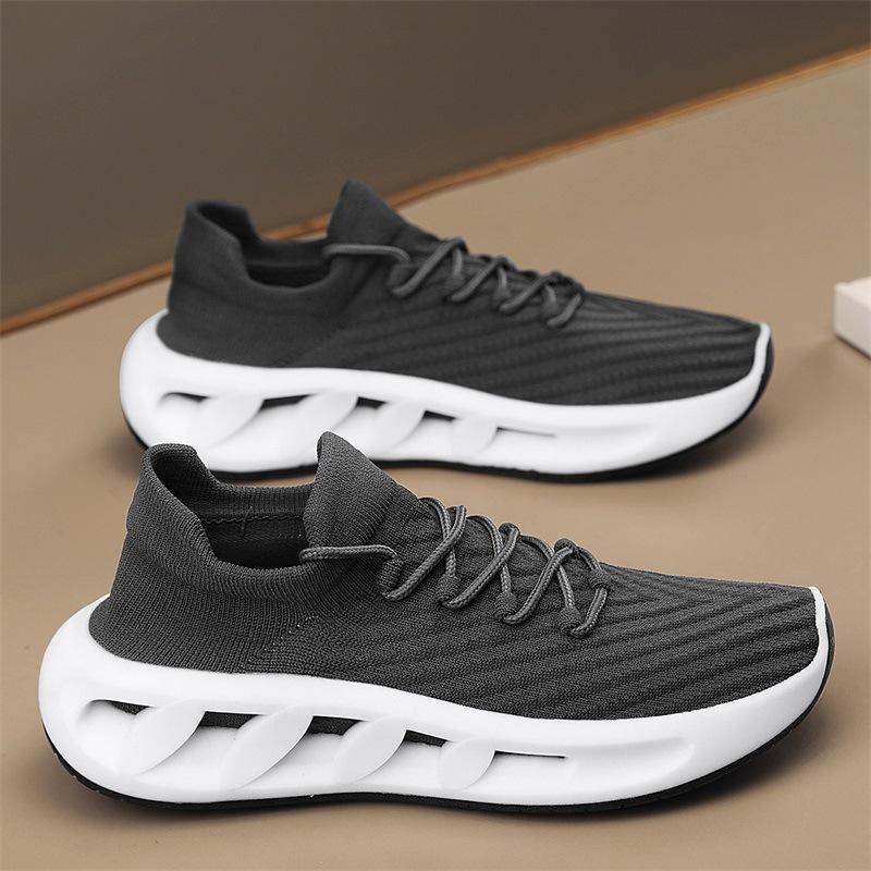 Spring and Summer New Men's Shoes Sports Shoes Mesh Breathable Running Shoes Thick Bottom Super Light Soft Bottom Men's Casual Shoes