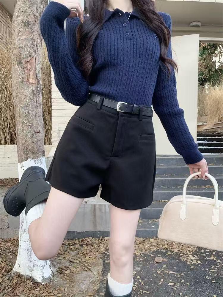 

Women s Woolen High-Waist Grey A-Line Shorts - Petite Autumn/Winter 2025 Collection M чорний