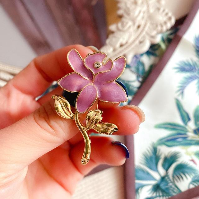 Женская ретро эмалевая брошь-булавка с цветочной росписью Модная стильная растительная ромашка Значки Изящные Высокое качество Аксессуары для костюма Булавки Винтажные