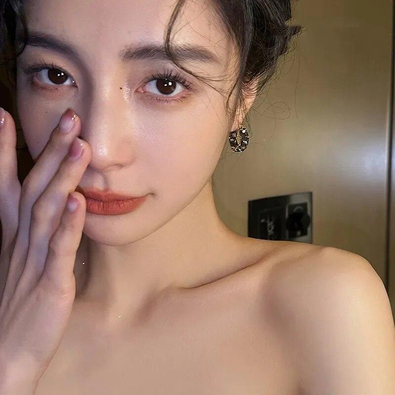 New Design Fashion Jewelry Square Grey Crystal Earrings Elegant Women's Daily Work Accessories