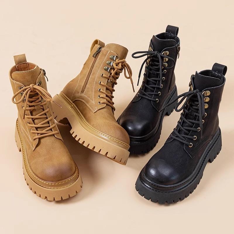 Thick Soled British Style Women's Boots with Soft Leather and Plush Ankle Boots, Fashionable Height Increasing Motorcycle Boots