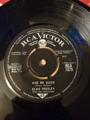 7inch Record ELVIS PRESLEY, THE JORDANAIRES - Kiss Me Quick RCA1375 RCA VICTOR 1963 UK Rock Used