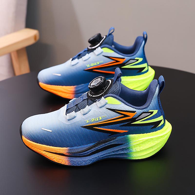 Primary school students sports shoes classmates running shoes 2025 new training shoes fly burning boys middle and older children carbon plate breathab