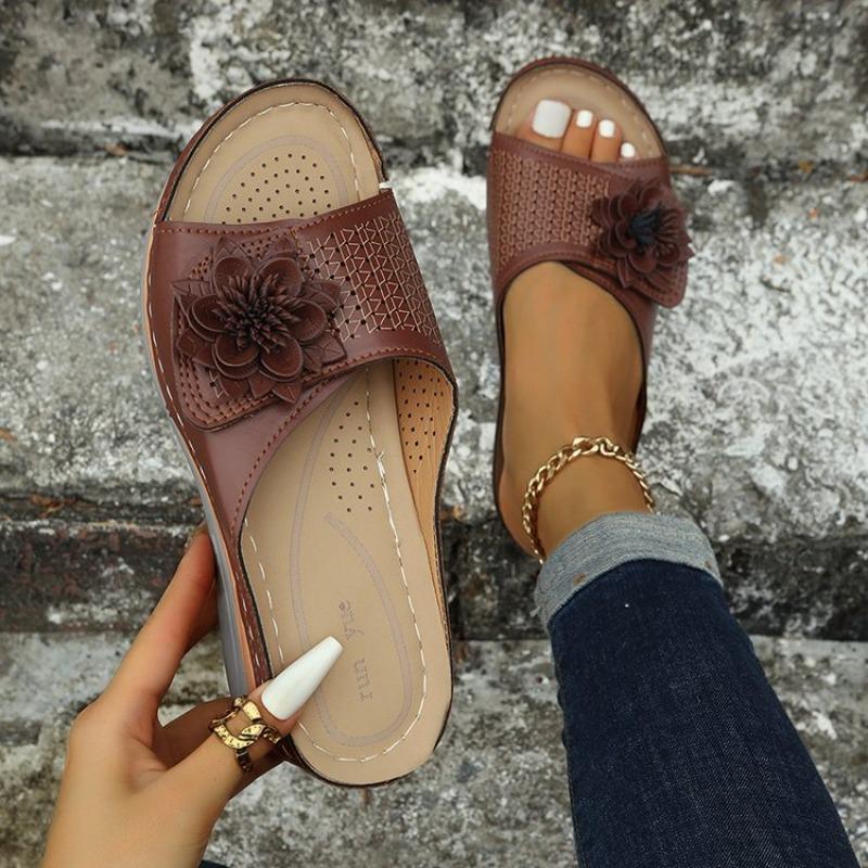 Don't Buy Slippers Indiscriminately. This Trendy Slipper Is Comfortable and Breathable T-shaped Wedge Heel Rubber Low Heel.