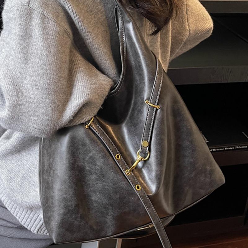 High-value large-capacity bag women's bag autumn new casual backpack women's commuter tote bag