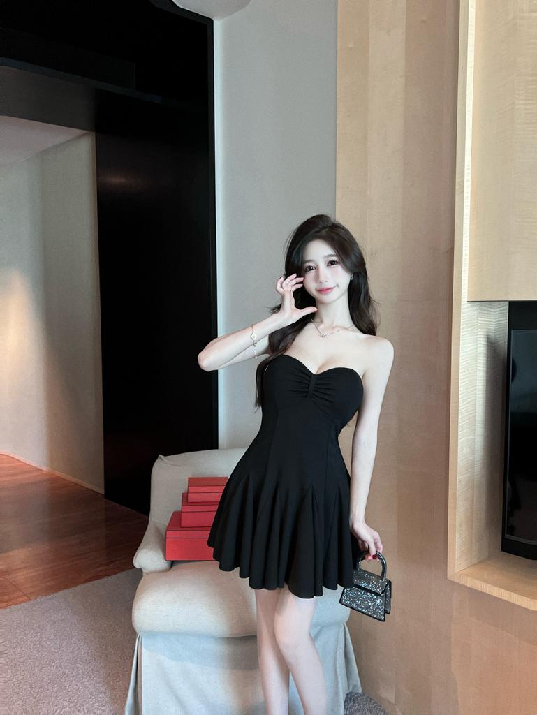 Fashion and sexy chest-wrapped backless white dress temperament pure desire celebrity style waist and thin big swing A-word short skirt