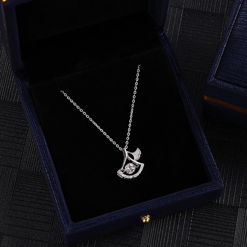 Micro-set Zircon Moissanite Leaf Necklace Fashion Commute Jewelry