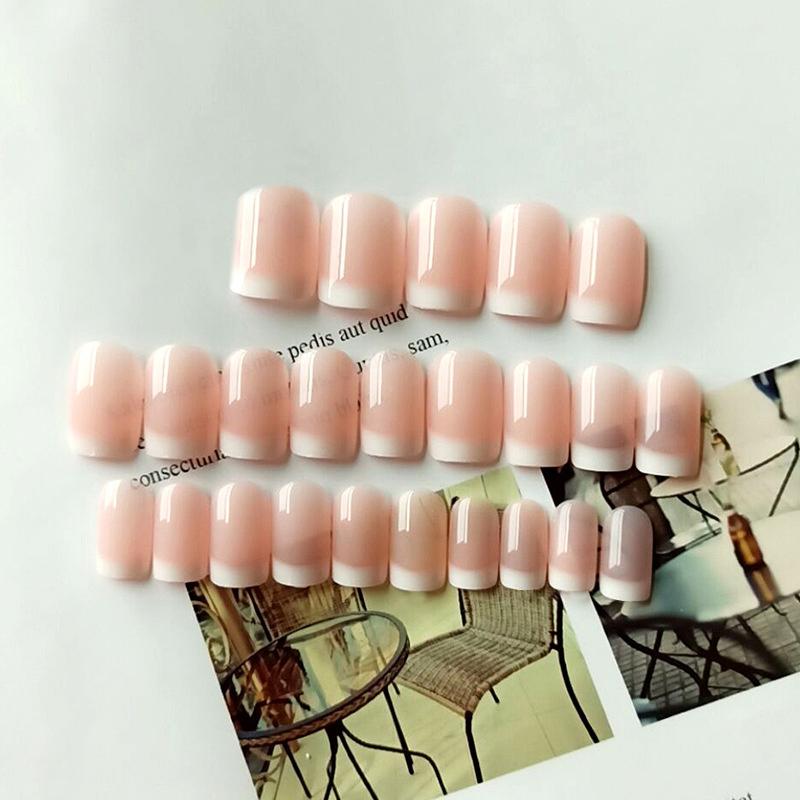 24 ks/sada Bílé francouzské nalepovací umělé nehty Plné krytí Umělé nositelné nehty Tipy pro krásu nehtů Nahé francouzské bílé umělé nehty Art
