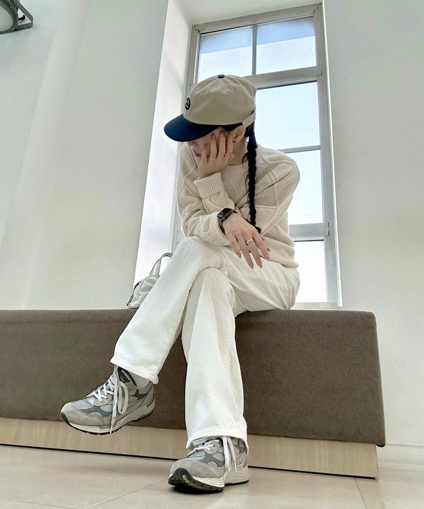 BLUFF B Initial Logo Two-Tone Cap [Beige]