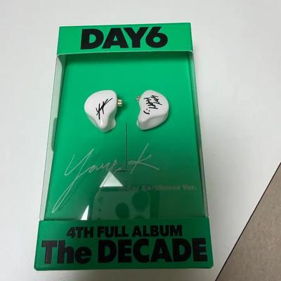 DAY6 4° Album The DECADE Auricolari" Young K (sigillato)