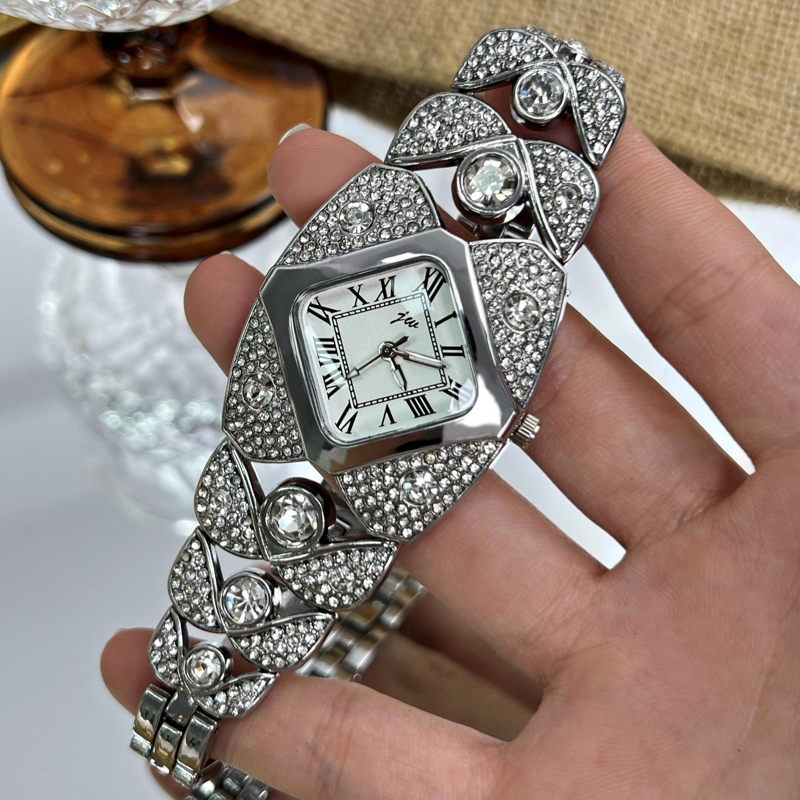 

Brand Watch Light Luxury Niche Quartz Women s Watches Retro Full of Diamonds high-end Feeling Ladies Fashion Clock Wristwatches