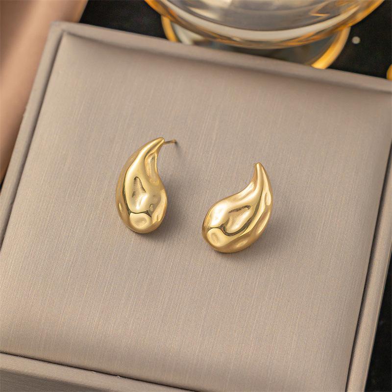

2025 New Textured Metal Stud Earrings for Women Attractive Stylish Daily Statement Metal Maillard Reaction Jewelry