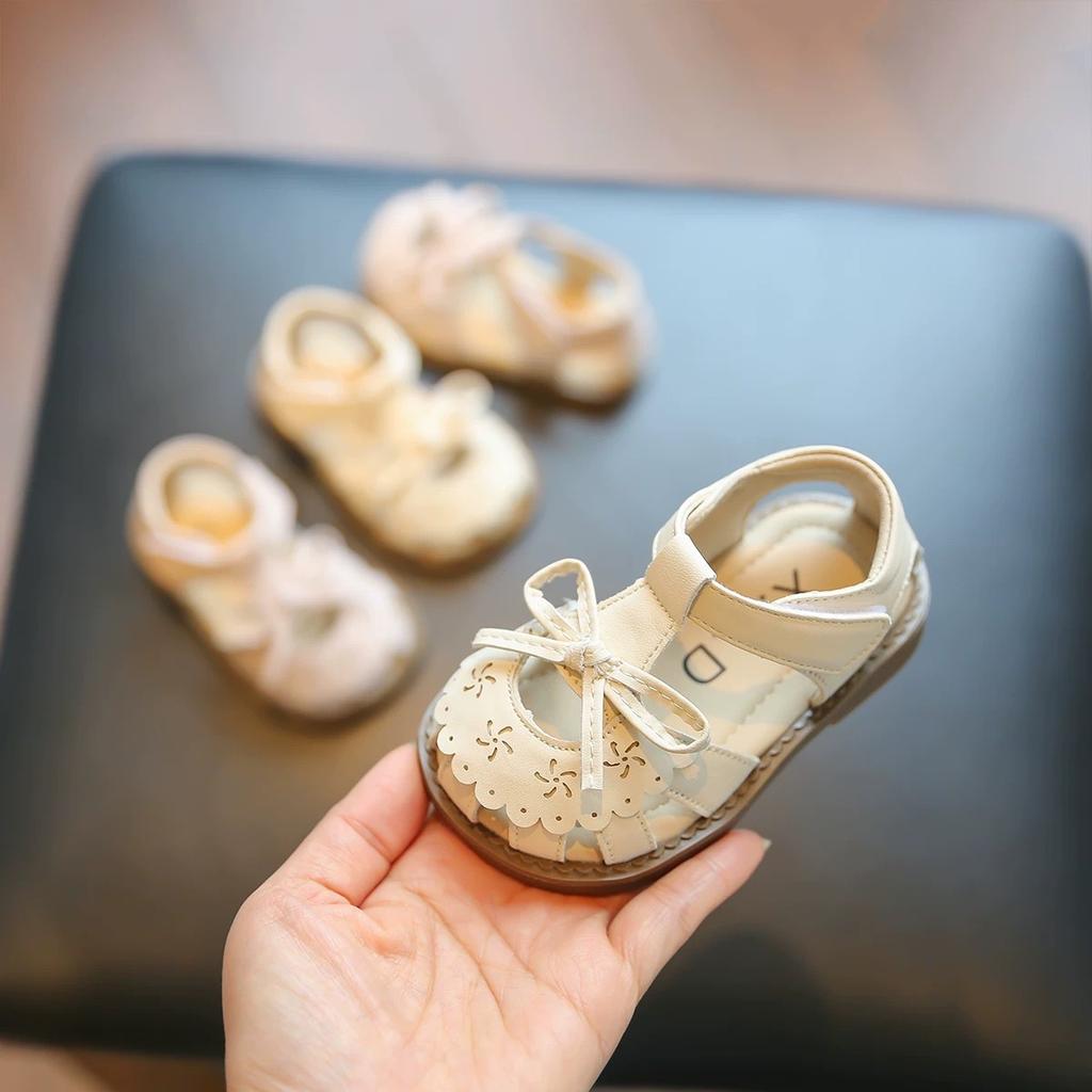 Girls princess hollow toddler shoes summer 2025 new baby girl toddler sandals non-slip children's beach shoes