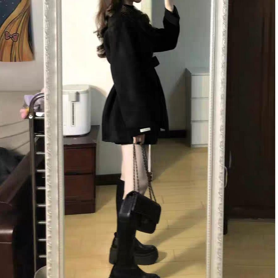 Abrigo de Lana Negro para Mujer - Principios de Invierno 2025, Petita, Elegante, Engrosado, Diseño Coreano