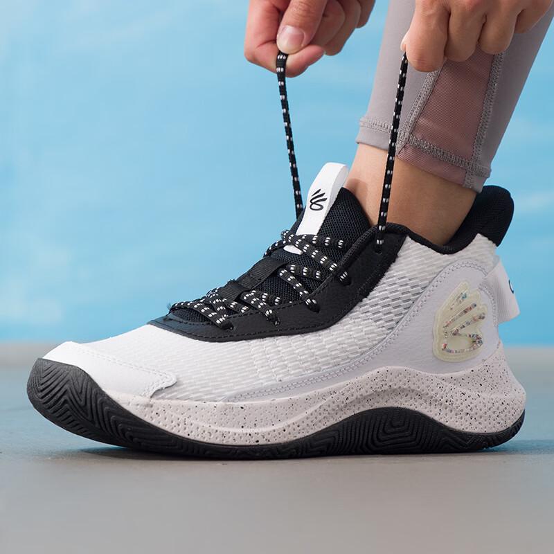 

Under Armour Unisex Curry 3Z7 Cushioned Low-Top Basketball Shoes