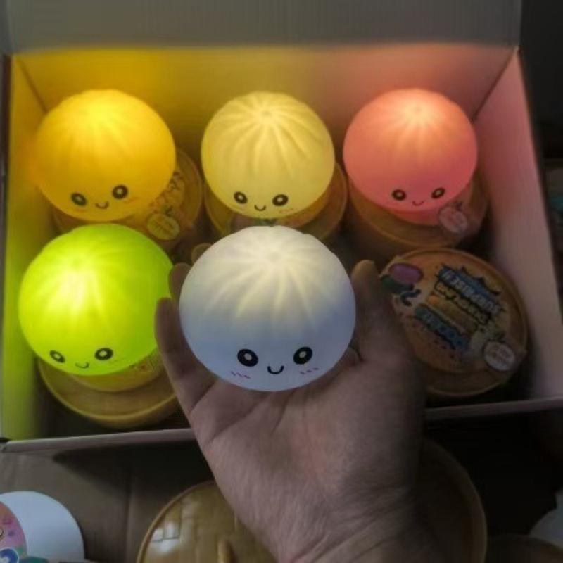Simulation Soft Squishy Dumpling Night Light, Light-up Bubble Spitting Bun Toy, Colorful Stress Relief Ornament for Birthday Present