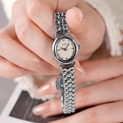 Small And Exquisite Oval Stainless Steel Strap Women'S Watch Niche High-Value Commuting Versatile Medieval Watch