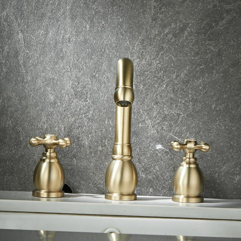 Luxury Brushed Gold Basin Faucet Brass Bathroom Faucet Widespread Antique Sink Faucets 3 Hole Hot Cold Sink Faucet Water Tap