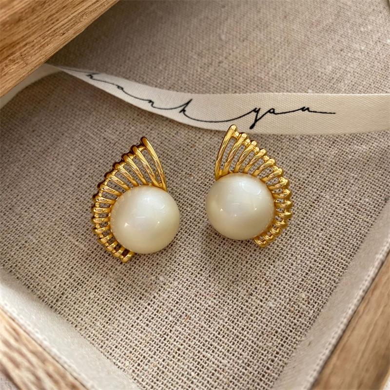 Geometry Sector Round Imitation Pearl Stud Earring for Women Korean Sweet Ear Wedding Party Jewelry