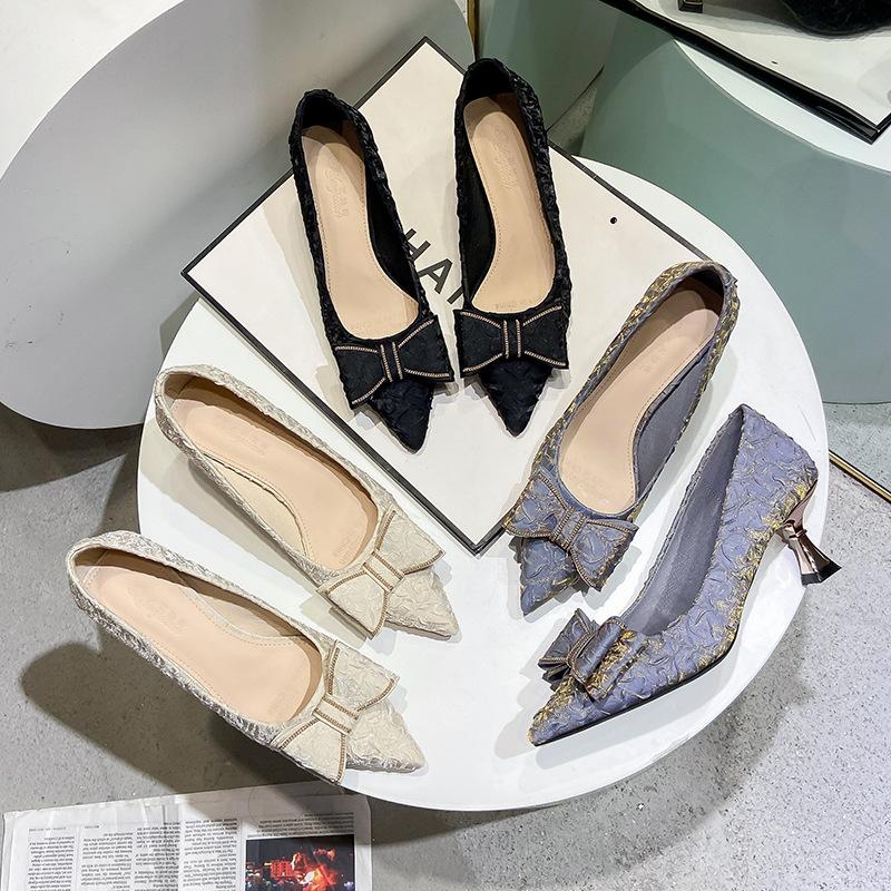 Schleifen-Weinglas und flache Einzel-Schuhe für Damen 2025 neue leichtmündige spitze High Heels koreanische Version Temperament flache Einzel-