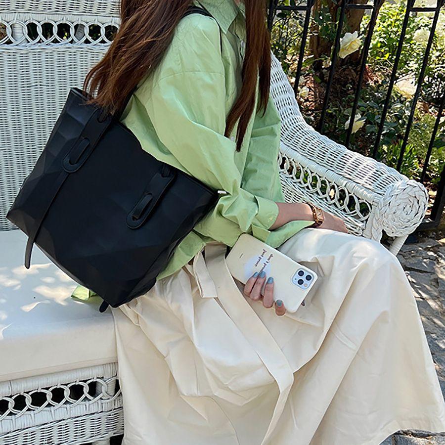 

Водонепроницаемая мягкая сумка для хлеба из искусственной кожи, простая сумка-тоут с большой вместимостью, сумка на одно плечо для женщин чёрный