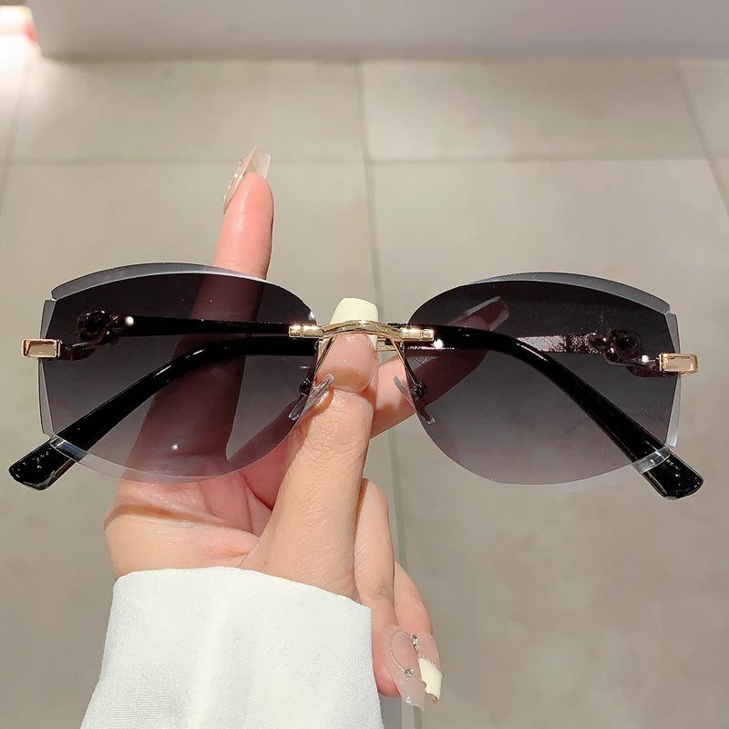 Fashion Vintage Irregular Rimless Sunglasses Women For Men  Luxury Brand Designer Sun Glasses Punk Popular Pink Metal Shades